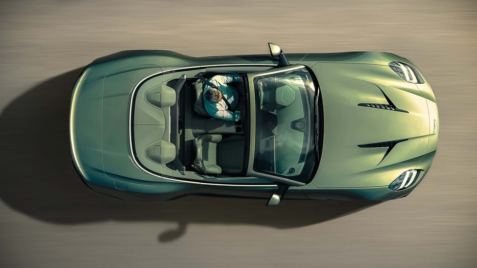 Aston Martin Vanquish Volante 2025