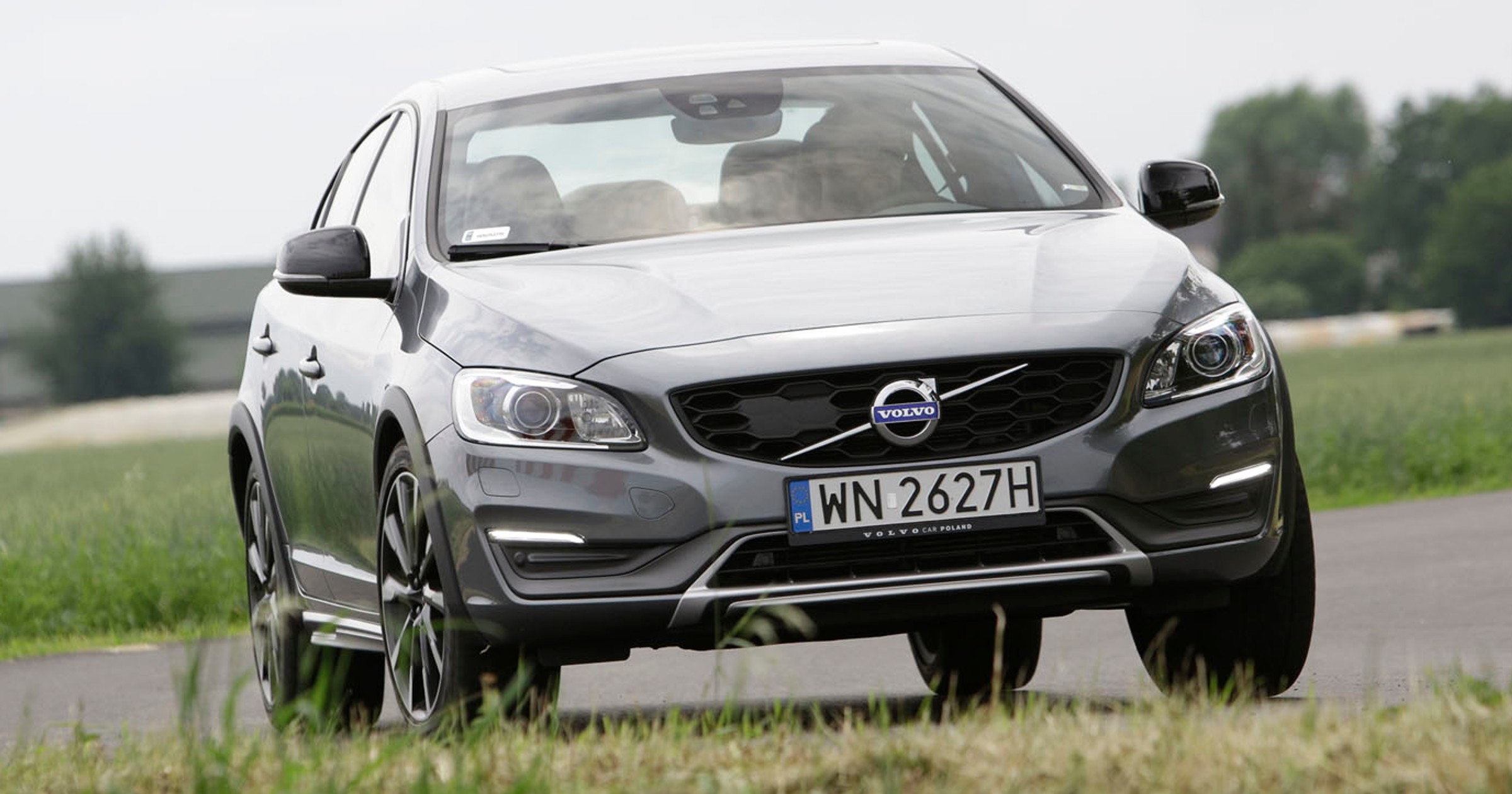 Volvo S60 D4 AWD Cross Country - sedan na szczudłach