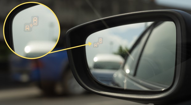 Widzisz migającą lampkę na lusterku? Ta żółta kropka może uratować życie