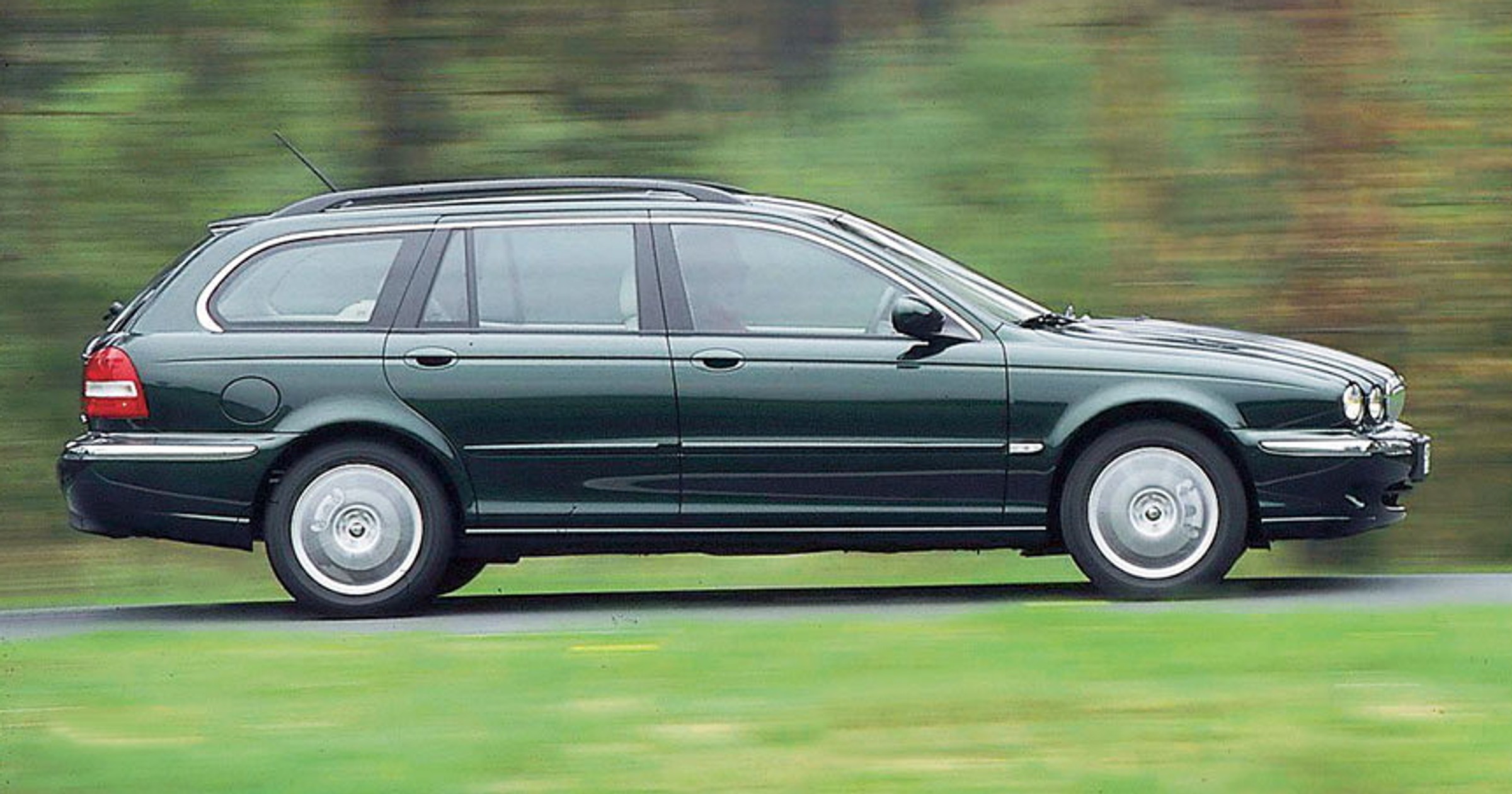 Jaguar X-Type - zdjęcie ilustracyjne