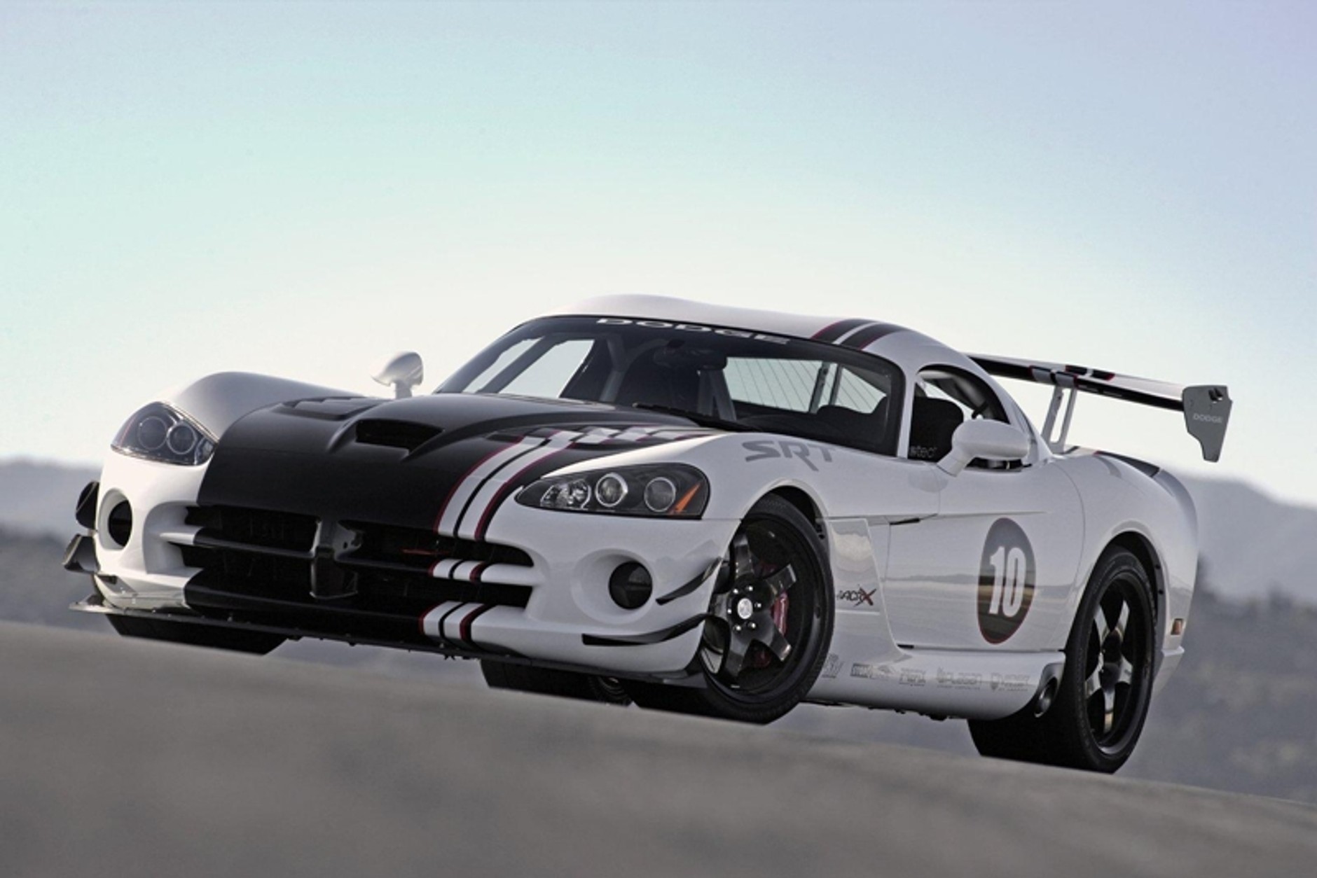 Dodge Viper SRT10 – wyjechał z produkcji, ale zaczyna się ścigać