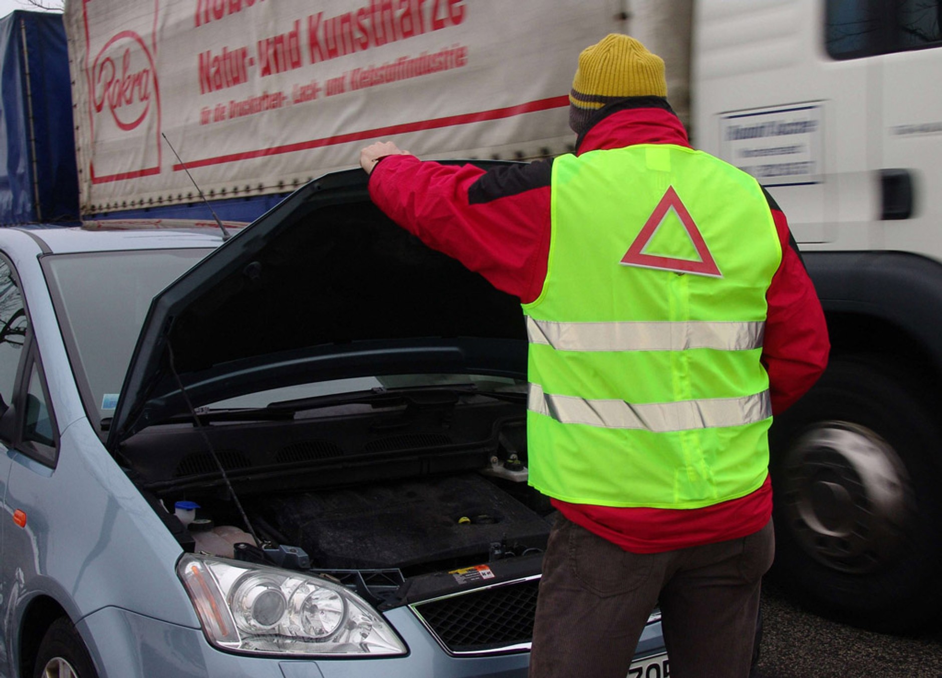 Wyjazdy w okresie Święta zmarłych: Bądź mądry przed szkodą