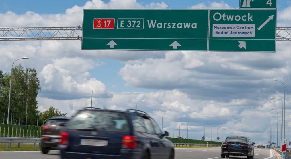 Oznakowanie eksperymentalne (droga S17; tablica drogowskazowa E-2)