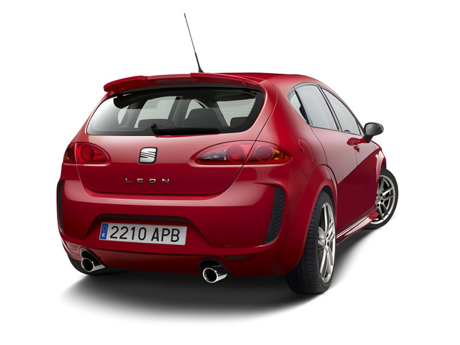 Seat Leon Linea R: kolejny usportowiony Leon