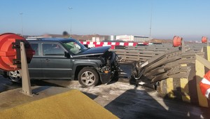 Patrol ITD zobaczył rozpędzonego Jeepa na A4. Nic nie mogli zrobić