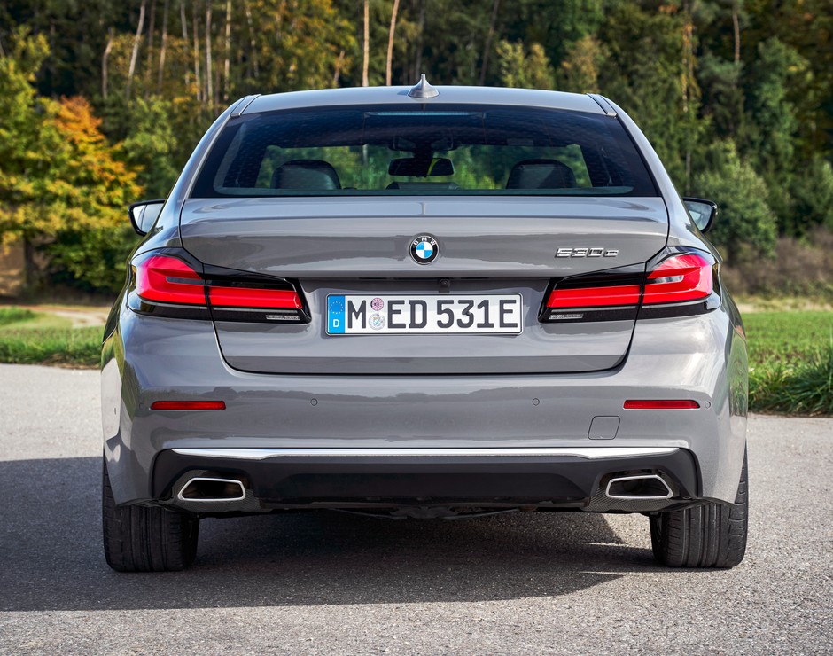 BMW Serii 5 7 generacja 2020 rok limuzyna