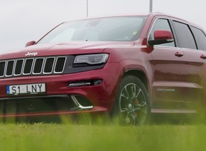 Jeep Grand Cherokee SRT8 - ten samochód ma sens!