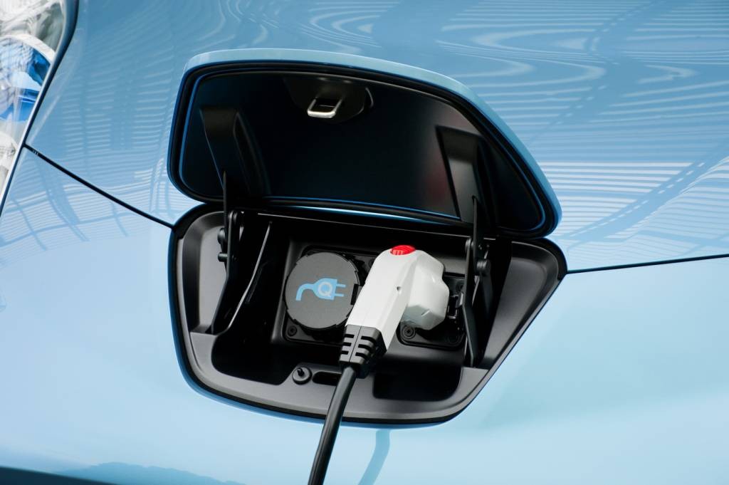 Nissan Leaf - Elektryzujący kompakt za 20 000 euro