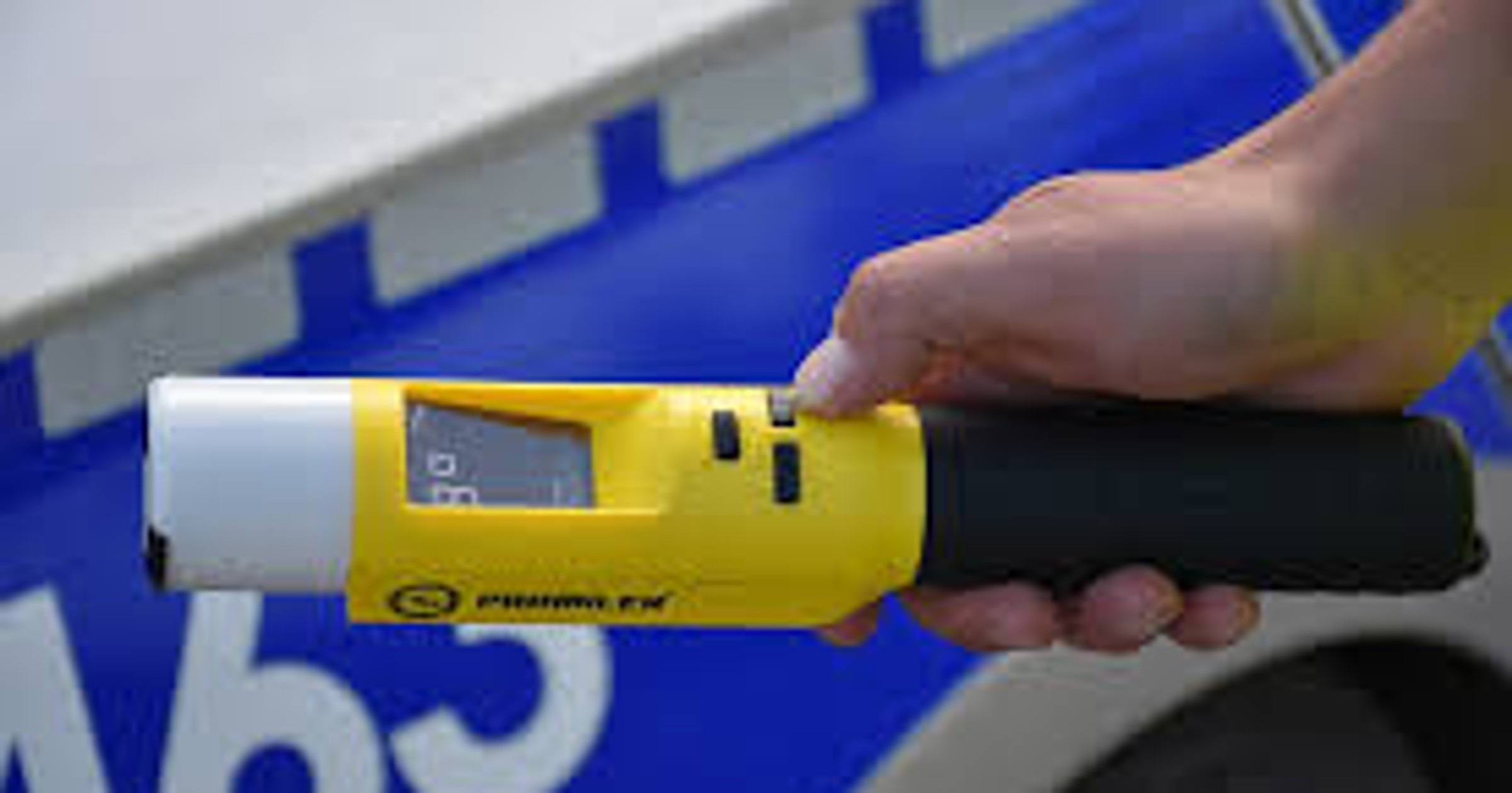 Jechał elektryczną hulajnogą ze swoją siostrą. Miał prawie 2,5 promila