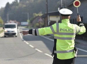 O tych zasadach musisz pamiętać, żeby nie podpaść czeskim policjantom