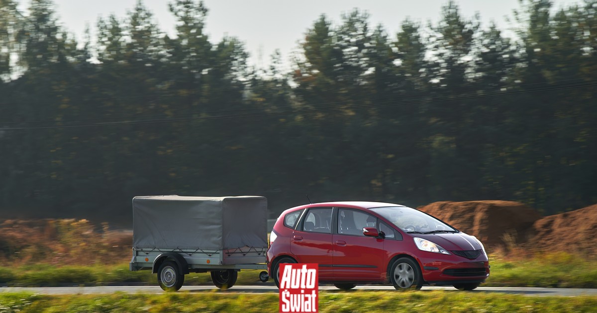 Kierowcy często zapominają o tym limicie i przekraczają prędkość. Chodzi o zespół pojazdów