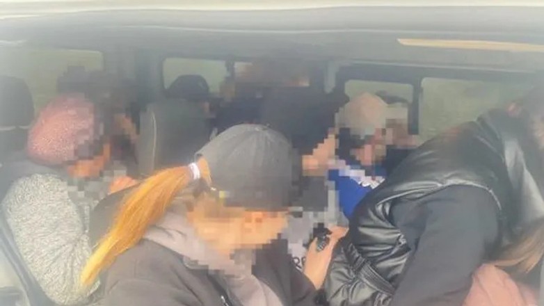 Przewoził 14 osób w 9 miejscowym busie