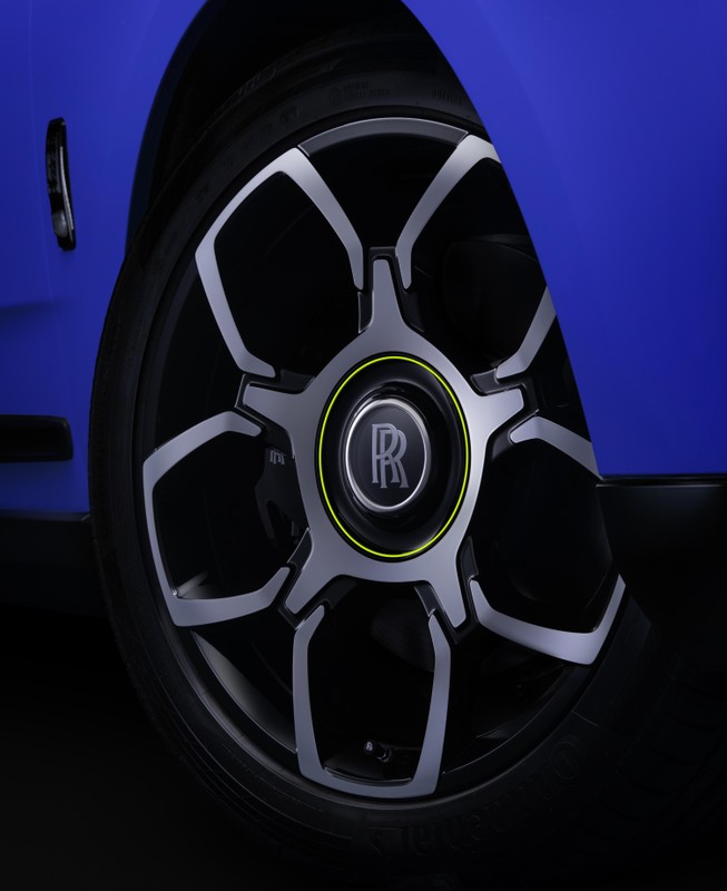 Rolls-Royce zaszalał – w palecie pojawiły się krzykliwe kolory