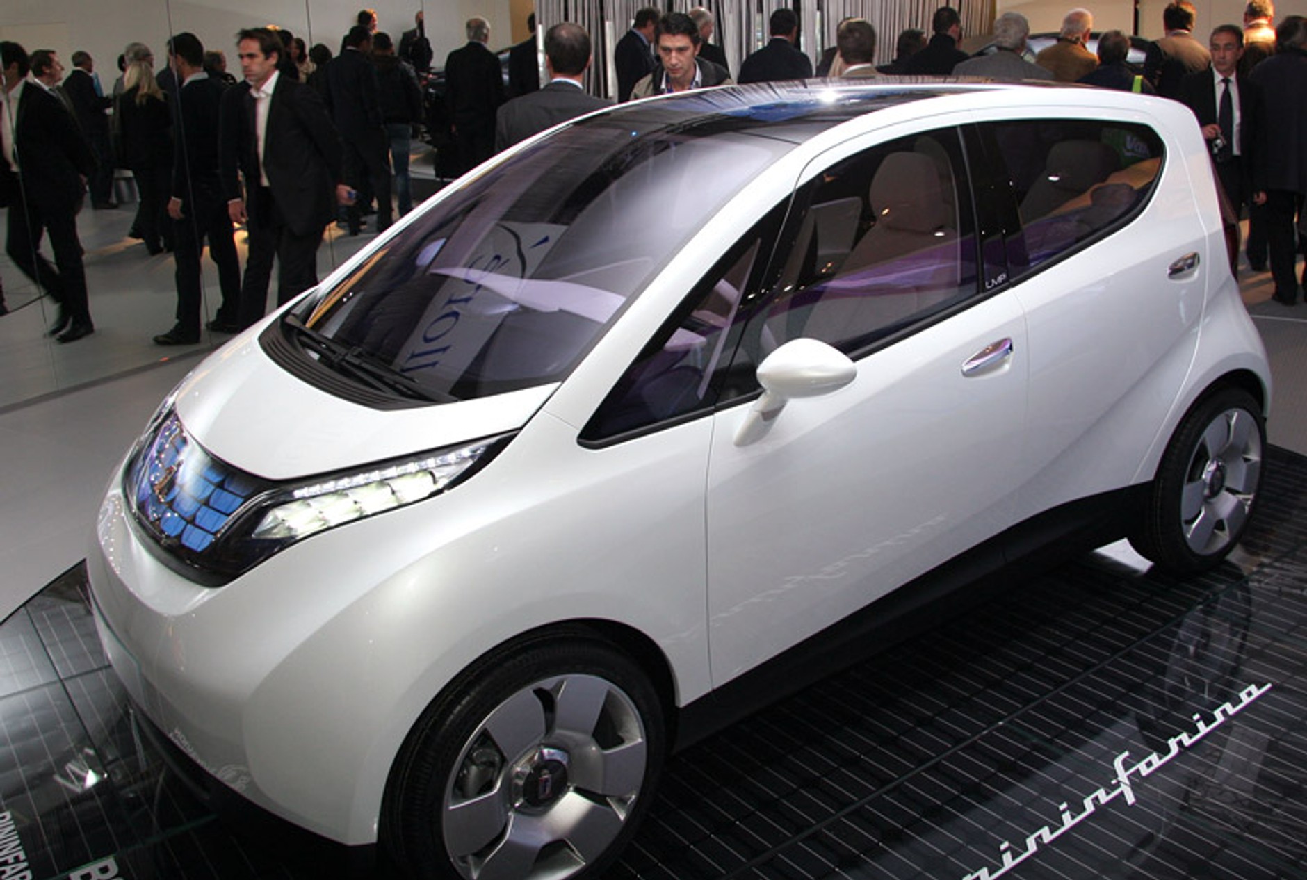 Paryż 2008: Pininfarina B0 – studium nowego elektromobilu