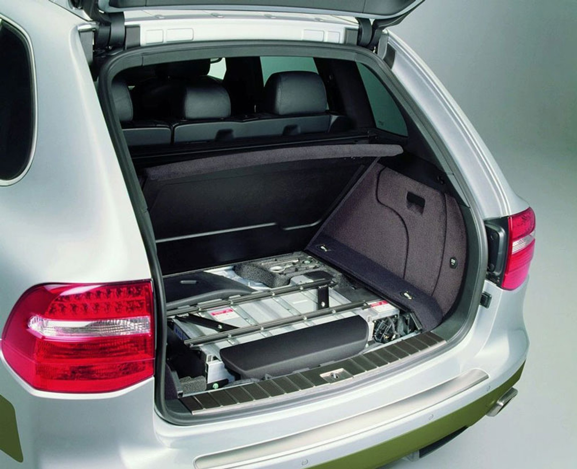 Porsche: 75 tys. sprzedanych aut, Cayenne liderem