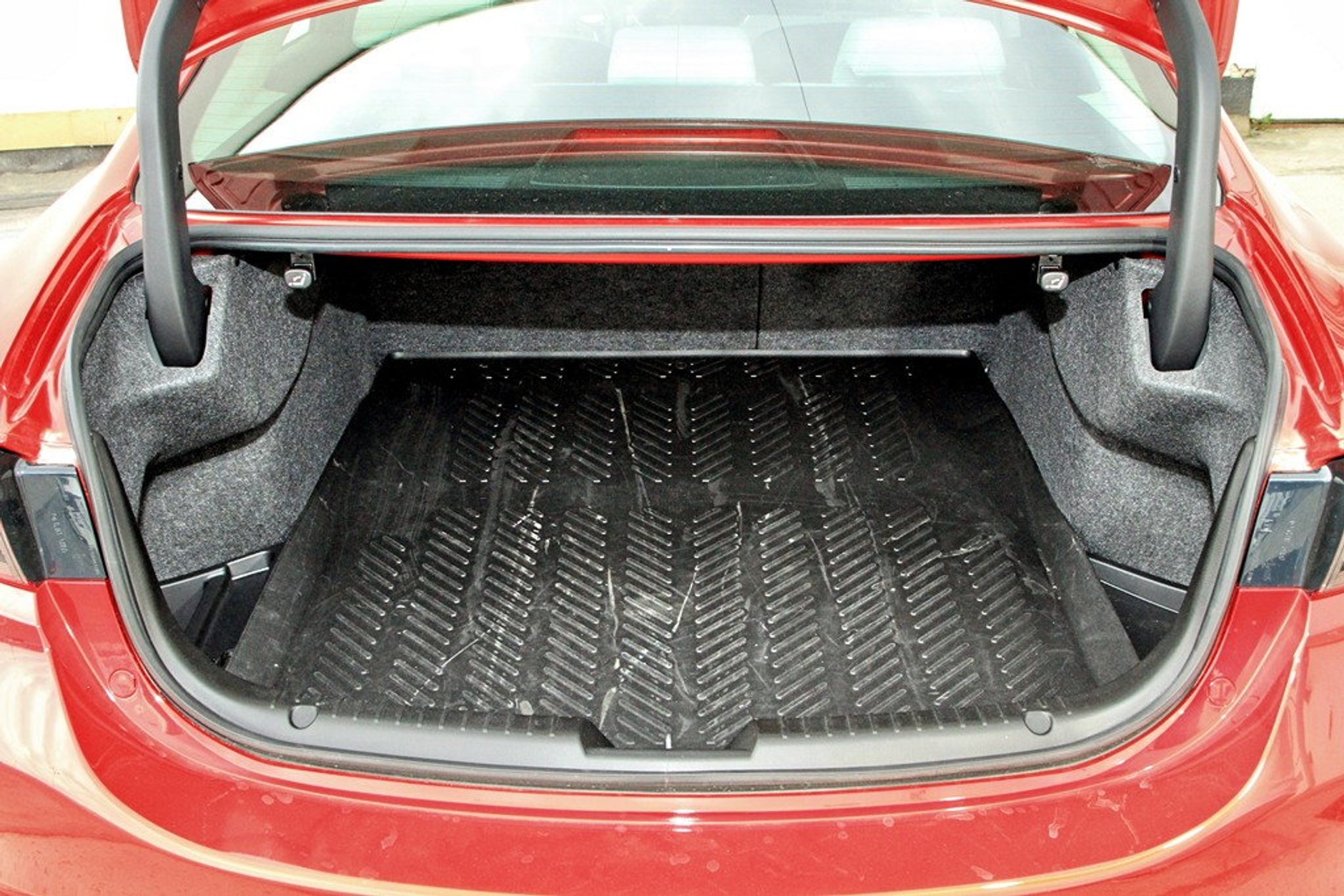 Mazda 6 2.5 Skyactive-G 6AT i-ELOOP