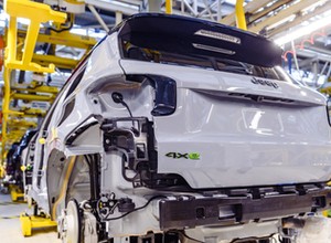 W Tychach ruszyła produkcja nowego SUV-a. Jeep Avenger ma teraz napęd 4xe