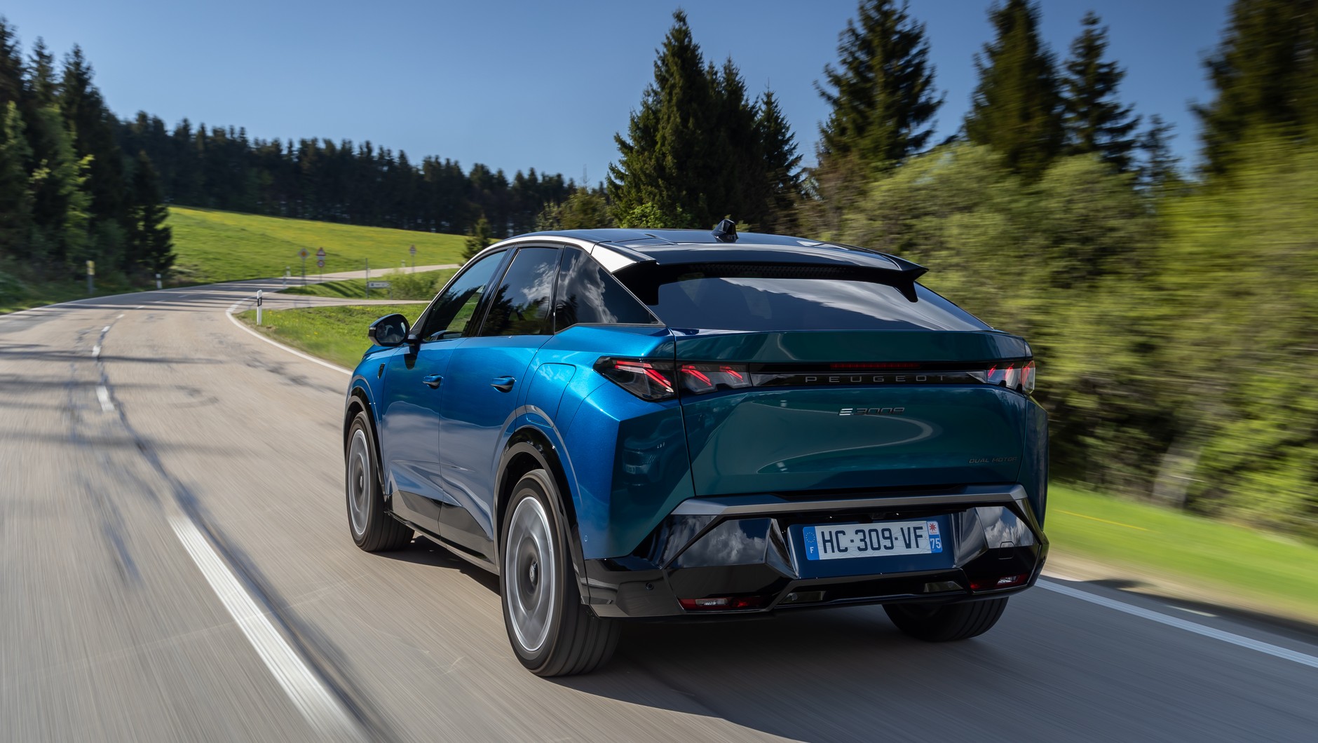 Peugeot E-3008 325 Dual Motor