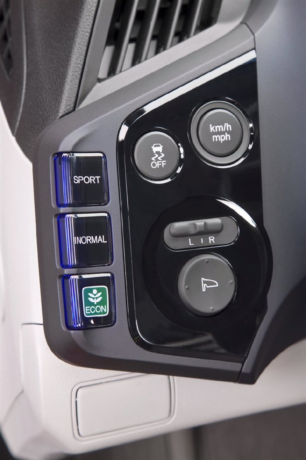 Honda CR-Z - Tak będzie wyglądała produkcyjna wersja (galeria)