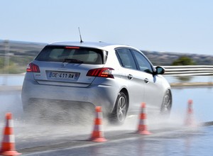 Bezpieczne hamowanie – 5 dobrych rad