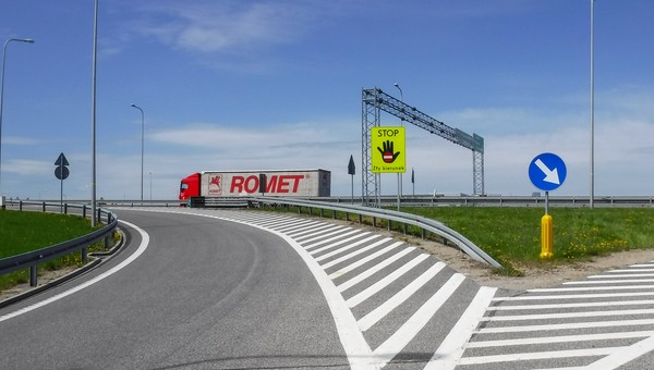Rozpoczęto montaż nowych znaków na autostradach. Mają zapobiec groźnej pomyłce