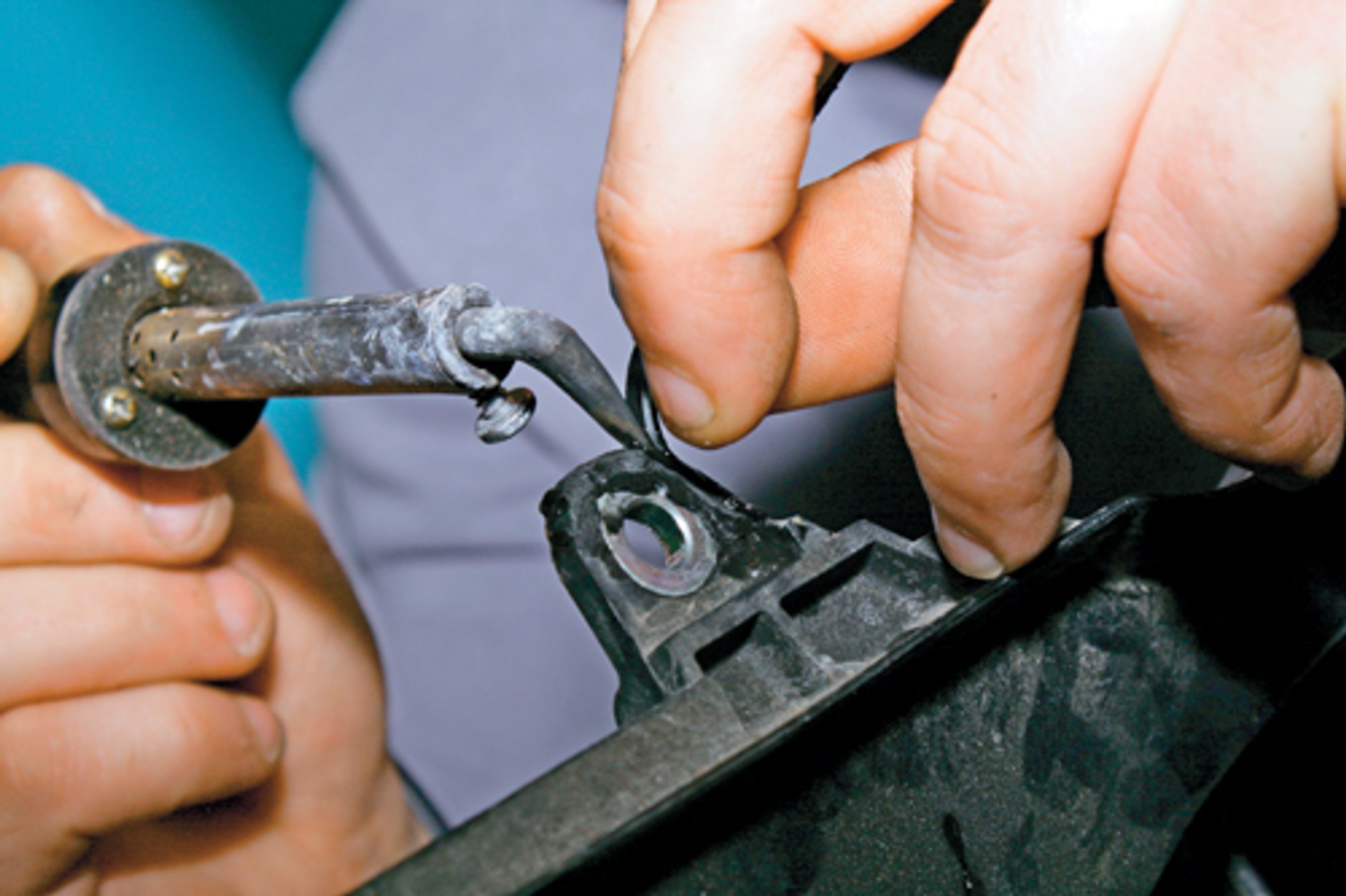 Spawanie tworzyw sztucznych - Kleje nie bez kleju