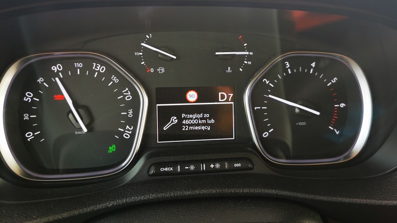 Po trzecim takim serwisie wykonanym zgodnie z harmonogramem producenta auta domaga się zwykle powazniejszej naprawy. Czasem już po drugiej...