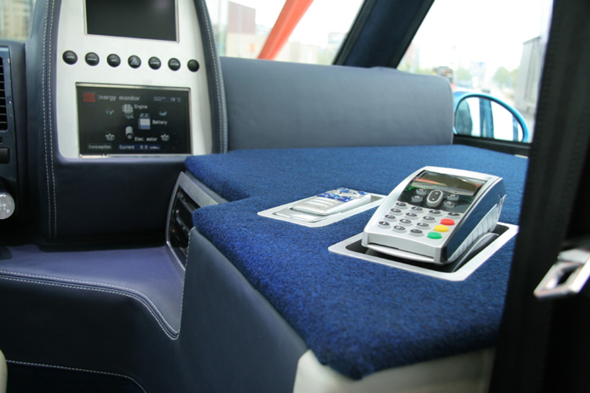 Paryż na żywo: CityCab – taksówka przyjazna ludziom i środowisku naturalnemu