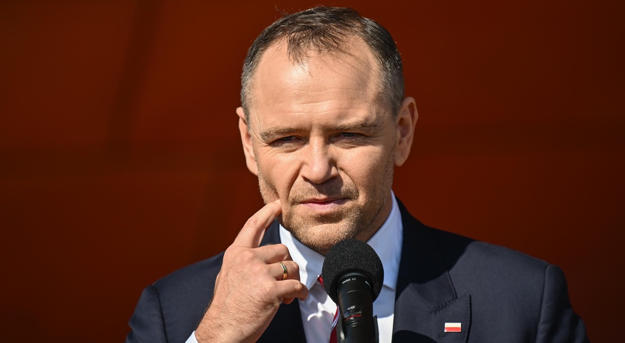 Dlaczego Karol Nawrocki nie może prowadzić samochodów? Nowym BMW za 2 mln zł nie pojeździ