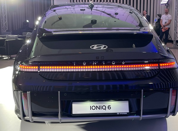 Ioniq 6 oficjalnie pokazany w Polsce. Z pewnej perspektywy przypomina Porsche 911