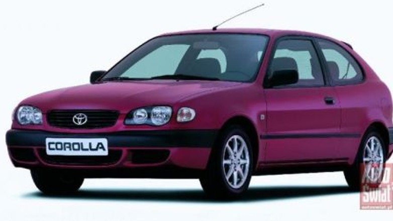 Mazda 323, Toyota Corolla, Nissan Almera - Japończycy rozświetlają mrok