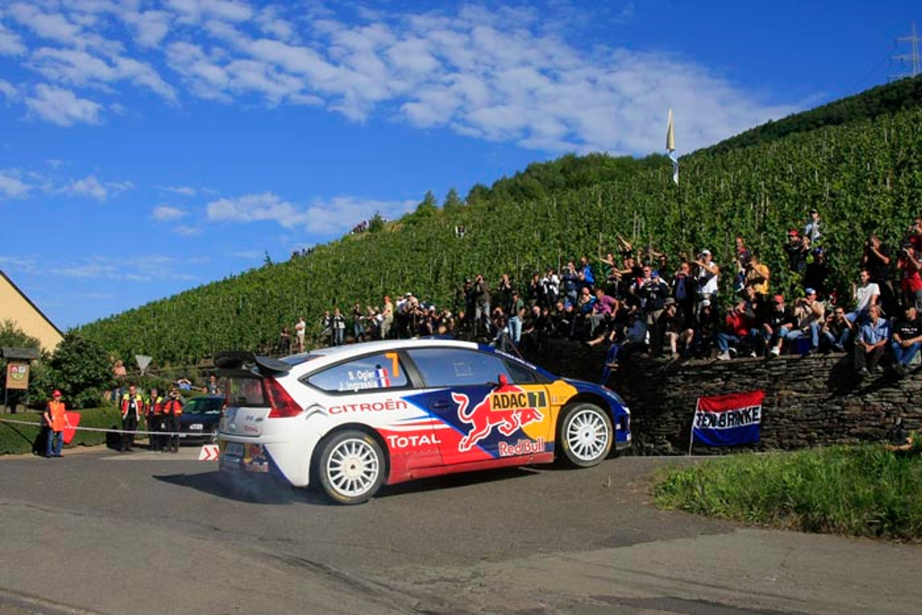Rajd Niemiec 2010: Loeb liderem, Kościuszko na łące (1. etap, fot. Rallyworld©Willy Weyens)