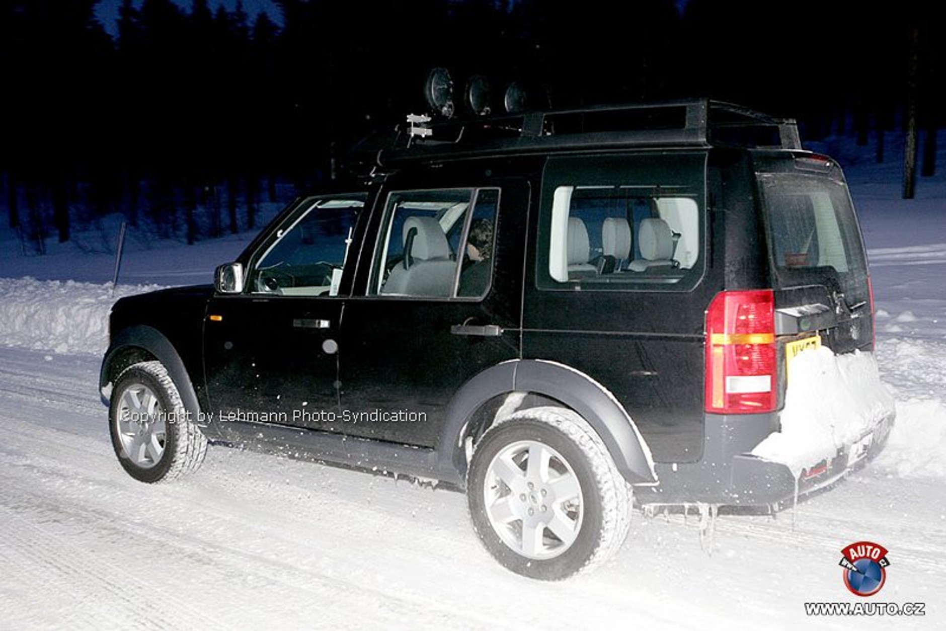 Zdjęcia szpiegowskie: Land Rover Discovery – pierwszy facelifting trzeciej generacji