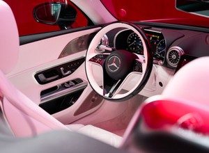 Auto nowe, a już klasyk. Musi być z górnej półki. Hobby dla milionerów