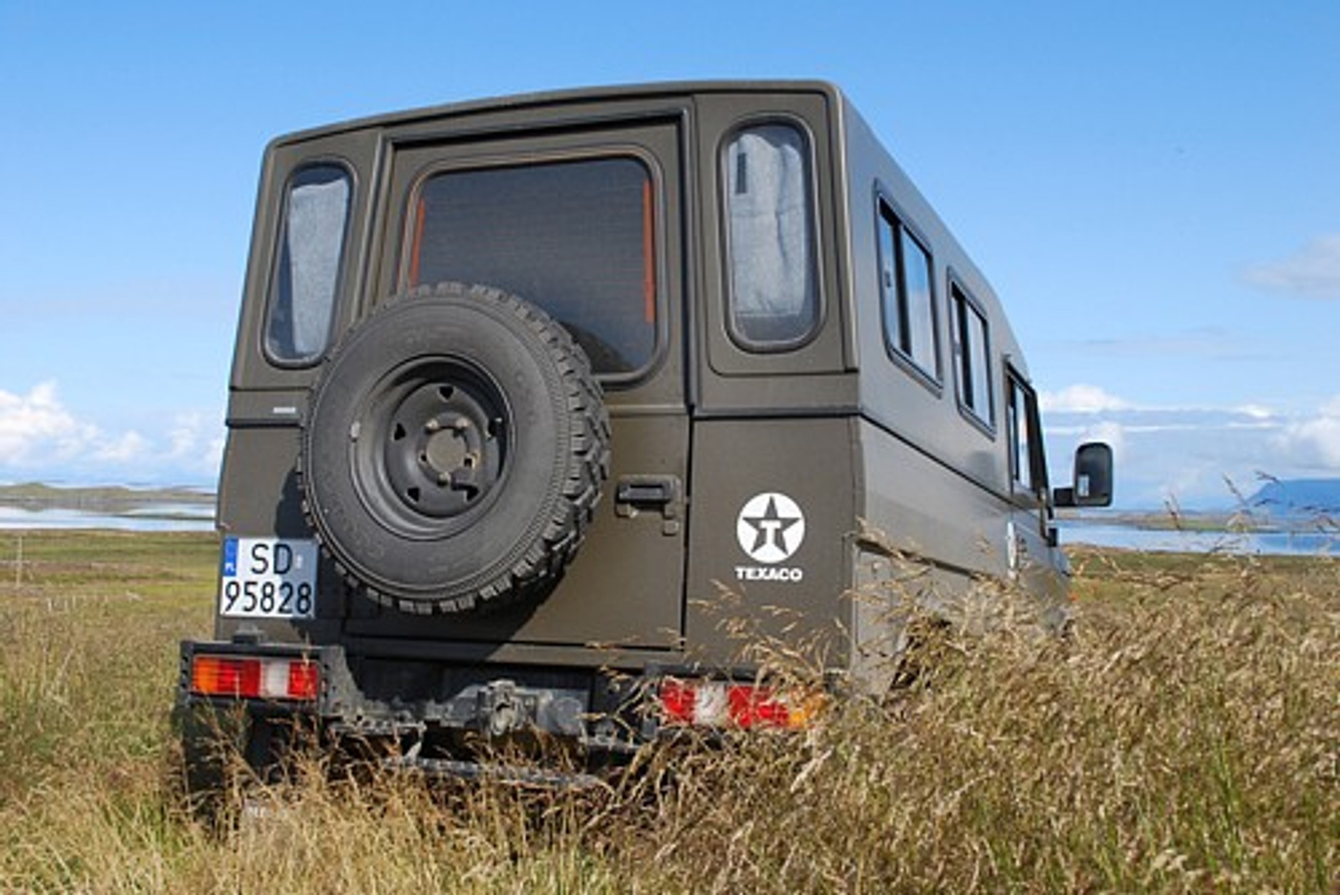 Honkerem po Islandii: Gejzery i wodospady