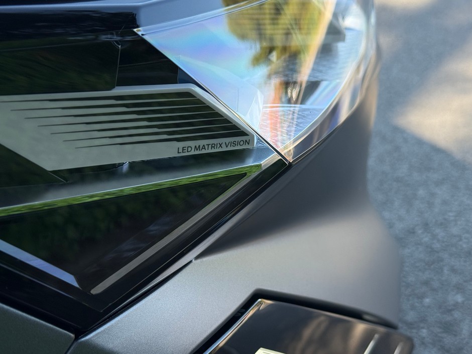 Renault Austral Esprit Alpine e-Tech 200 może być wyposażony w reflektory LED Matrix