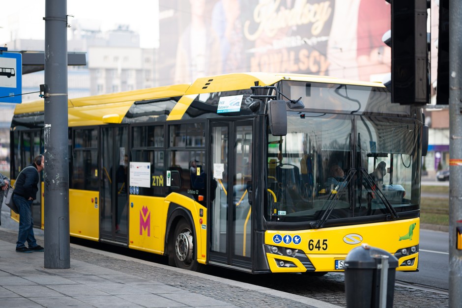 Autobus komunikacji miejskiej | zdj. ilustracyjne
