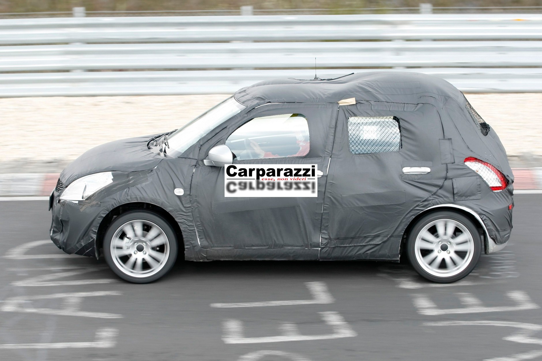 Zdjęcia szpiegowskie: nowy Suzuki Swift zadebiutuje we wrześniu 2010