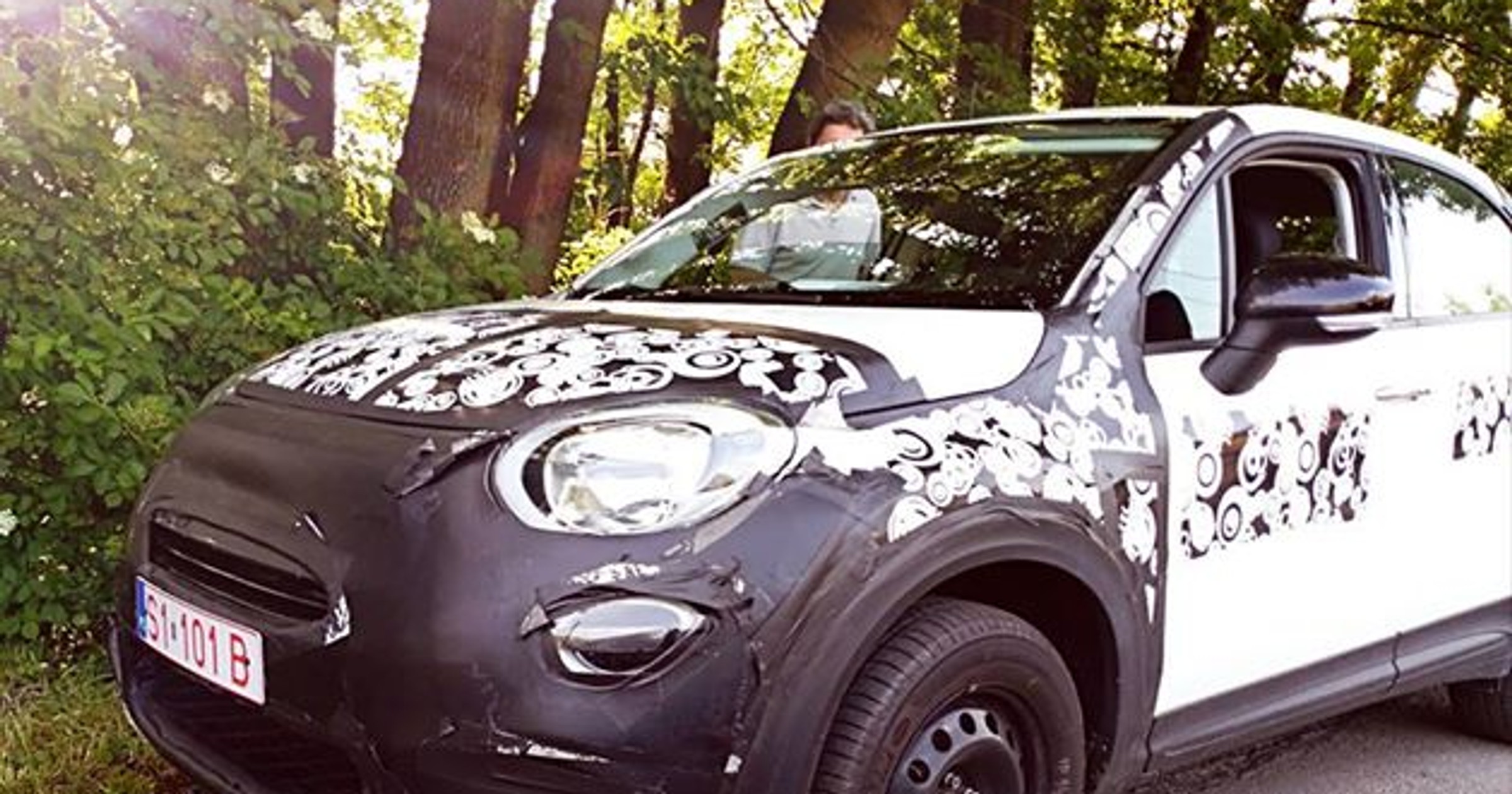 Szpiegowskie zdjęcia poliftingowego Fiata 500X