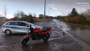 Do motocykla założył tablicę rejestracyjną od traktora. Odpowie za przestępstwo