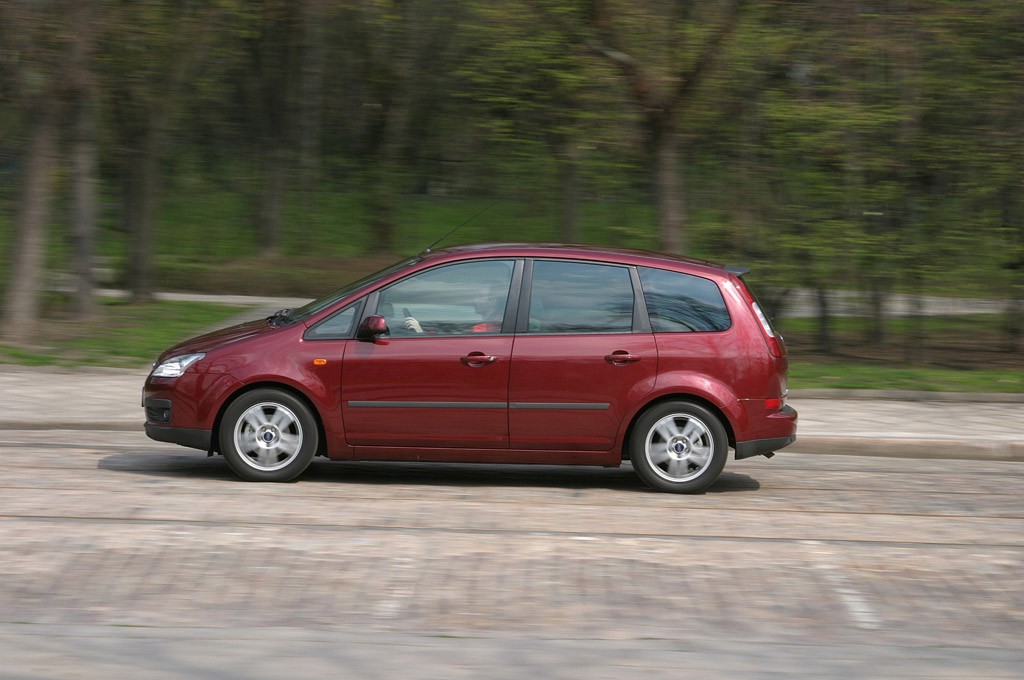 Ford Focus C-Max kontra Toyota Corolla Verso: vany idealne nie tylko w wakacje