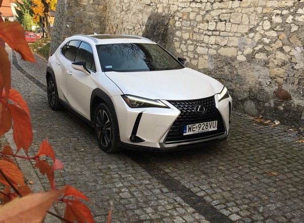 Lexus UX 200 – takich crossoverów chcą ludzie