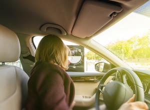 Matka potrąciła córkę, która była "czujnikami parkowania"