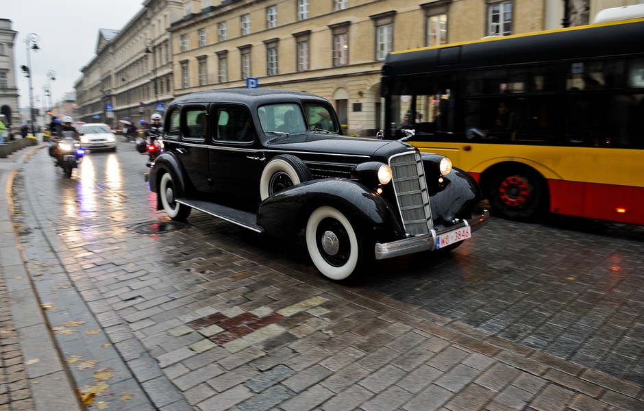 WARSZAWA CADILLAC JÓZEFA PIŁSUDSKIEGO (Cadillac 355D)