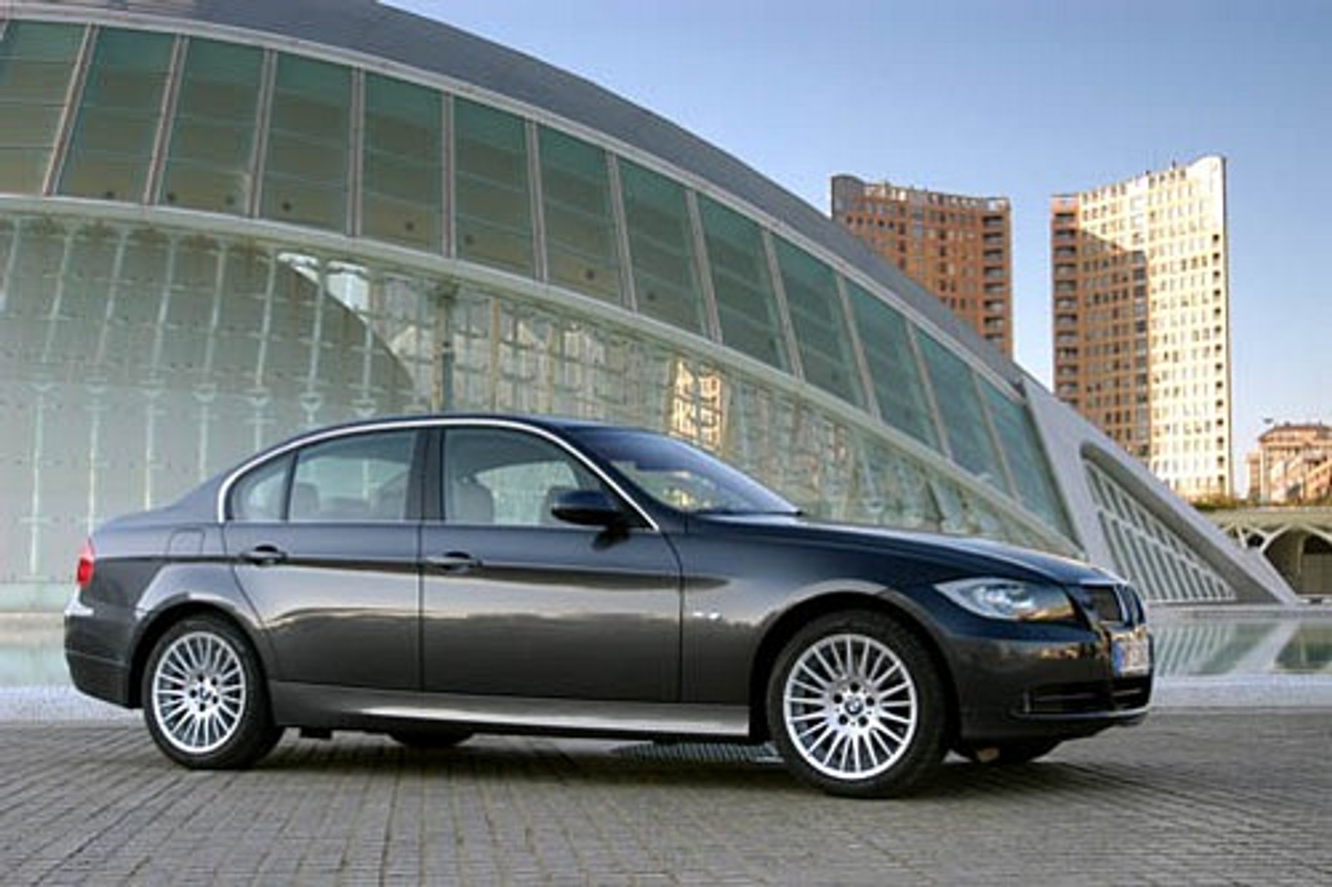 BMW serii 3 w salonach