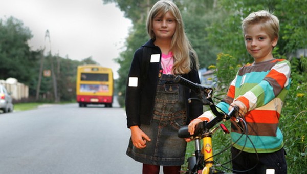 Bezpieczeństwo dzieci w drodze do szkoły zależy od tego,

co przekażą im opiekunowie