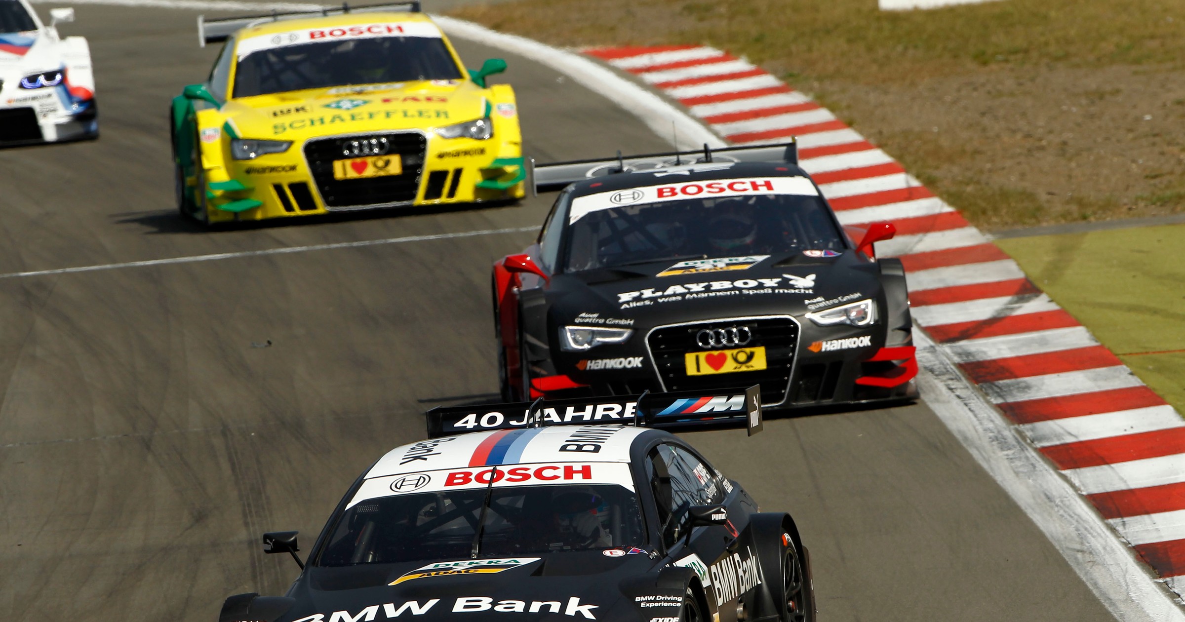 BMW drugi raz zwycięża w DTM