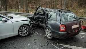 Drogówka podsumowała pierwsze półrocze: o 403 wypadki mniej, ale jeden wskaźnik jest alarmujący