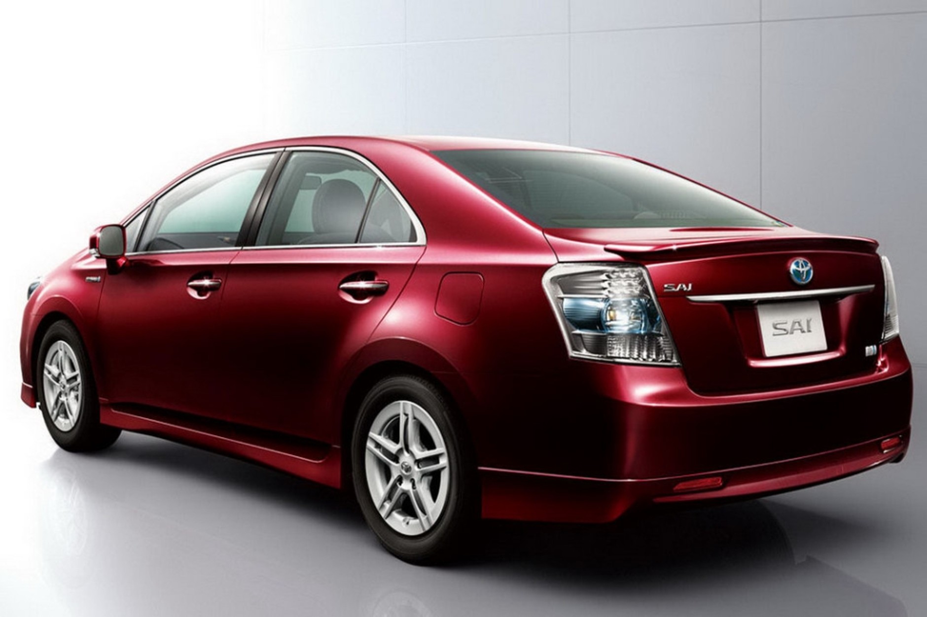 Toyota Sai - Nowa hybryda wchodzi na japoński rynek