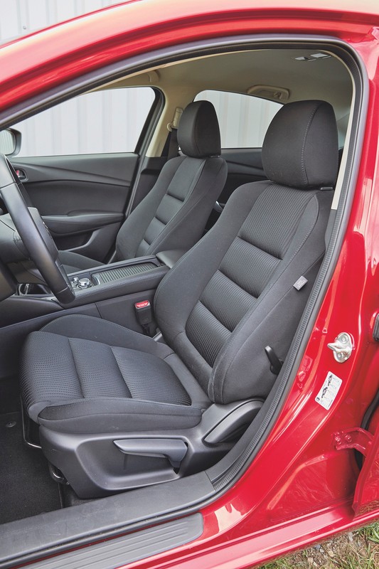 Nowy Opel Insignia kontra Ford Mondeo, Mazda 6 i Skoda Superb - kto wyprzedzi Opla?